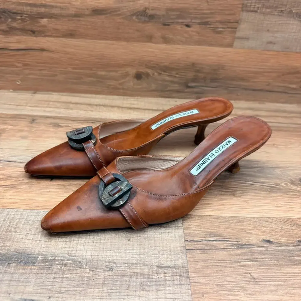 Manolo Blahnik size 6.5 EU36.5 brown leather mules pointed buckle heel